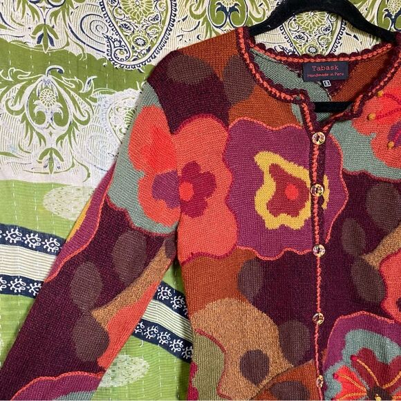 NWOT Tabask Maroon/ Multicolored Floral Alpaca Sweater Size Small - Picture 4 of 16